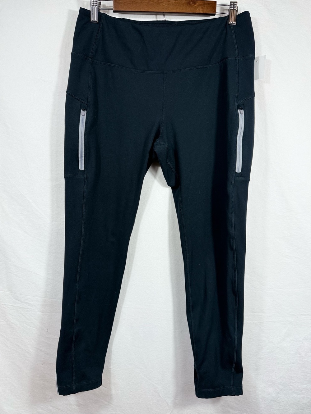 Mondetta Black Performance Luxury Leggings w/ Reflective Zip Pockets